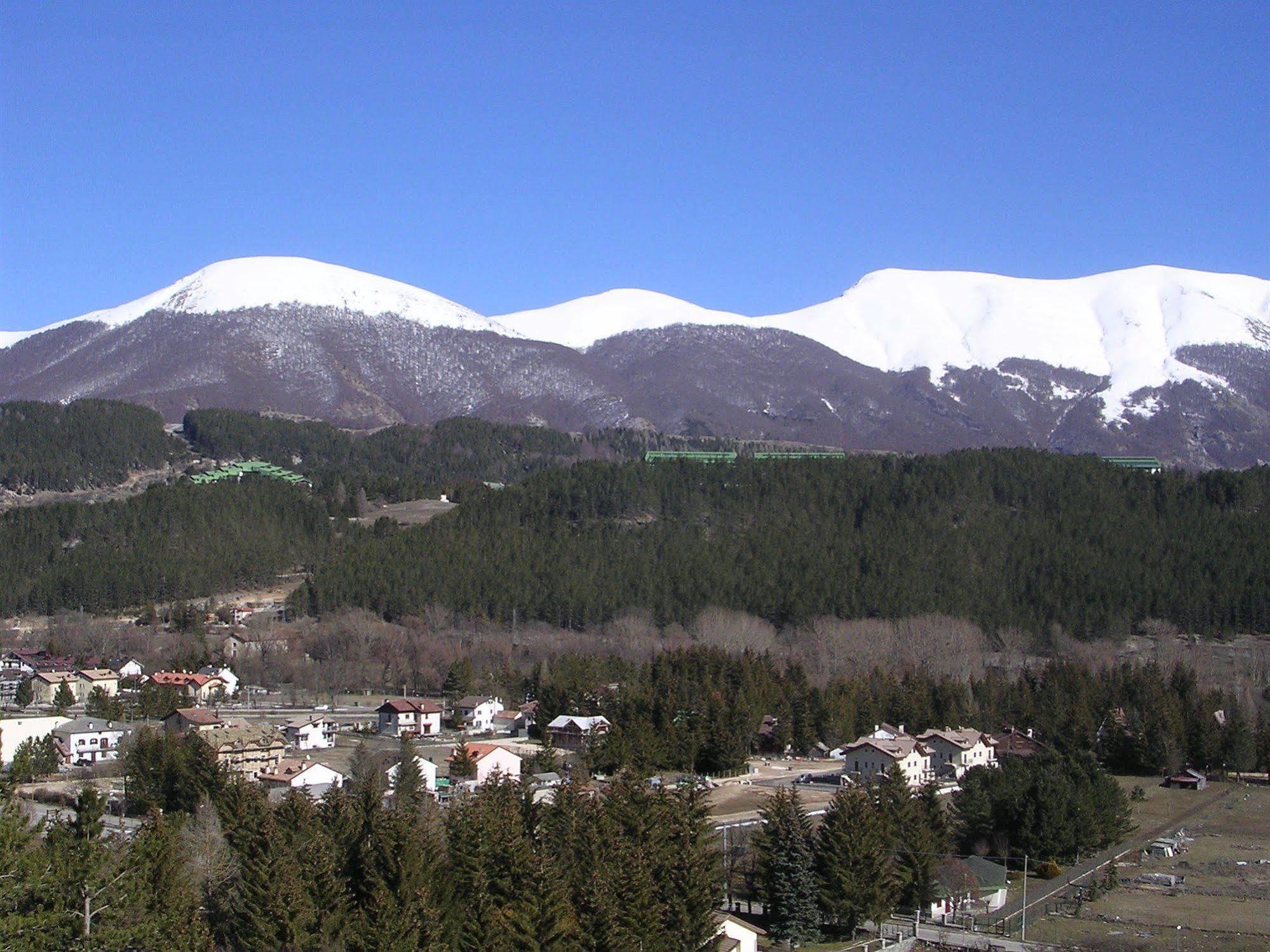 Hotel Orso Bianco Pescasseroli Extérieur photo